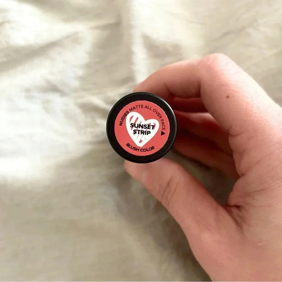 NWT Nudies Matte Blush in Sunset Strip Color w/ brush - Retails for $35 - Picture 7 of 12